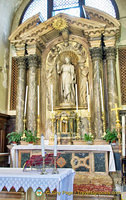 S. Giacomo Maggiore Apostolo by A. Vittoria. This altar once belonged to the cheese merchants' guild