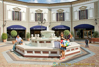 A cooling fountain in front of the Burberry shop