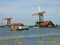 A summer cruise in the open-topped boats