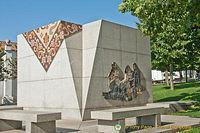 Monumento a Tapeteira or Monument to the carpet weavers