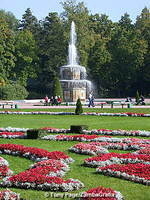 Peterhof palace garden