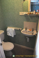 Tiny bathroom of the Tongadale Hotel in Portree