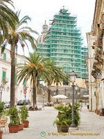 View of the Duomo San Giorgio under wraps