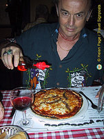 Yes, we're at Lou Pescadou, our favorite Pizzeria and Trattoria!
[Lou Pescadou - Papeete - Tahiti]o