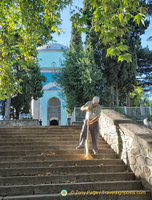 A glimpse of the Green Tomb