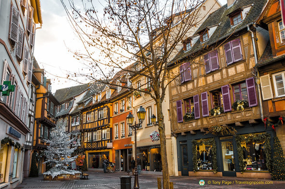 Rue des Boulangers shops