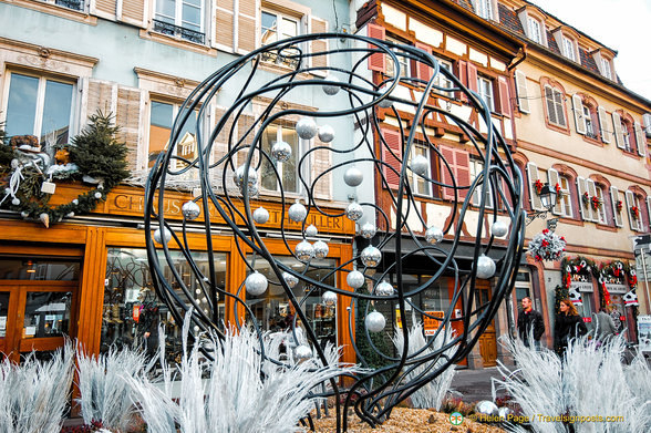 Christmas decorations on Rue des Boulangers