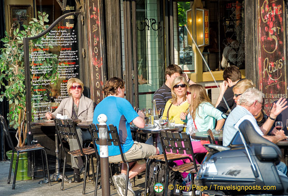 Cafe Saint-Régis at 6 rue Jean du Bellay