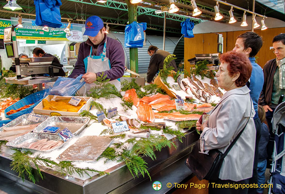 Fish stall at Marché des Enfants Rouges