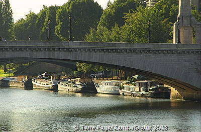 Seine River view in the vicinity of Notre-Dame