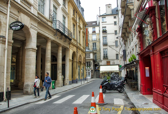 Le Grand Véfour on the left is a Michelin-starred restaurant at 17 rue de Beaujolais