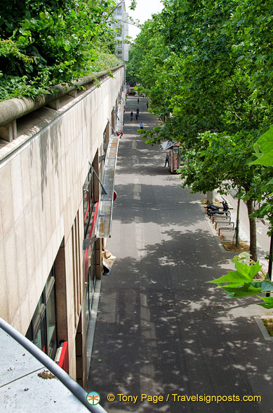 View down onto Av. Daumesnil