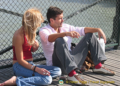 Having a break along the Seine