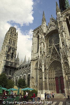 Several of his cathedral series can be seen in the Musee d'Orsay in Paris [Rouen - France]