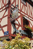 Restaurant on corner of Place Francois Rude and Rue des Forges