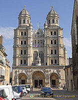 Eglise St. Michel at Place St. Michel 