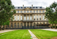 Archives Nationales building