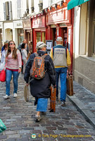 Visitors on rue Norvins