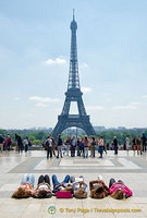 A novel way of seeing the Eiffel Tower view