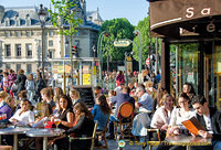 Saint-Michel cafe scene