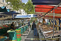 Les Marchés Raspail